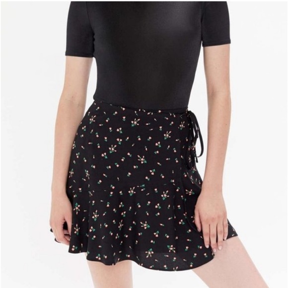 UO Rose Print Wrap Mini Skirt - Picture 1 of 6